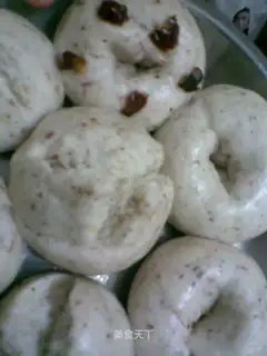 Blooming peanut steamed buns