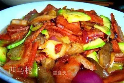 stir-fried bacon and miscellaneous vegetables