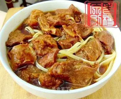 braised beef noodles