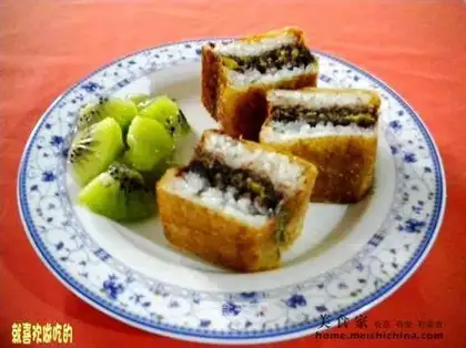 glutinous rice roll with bean skin