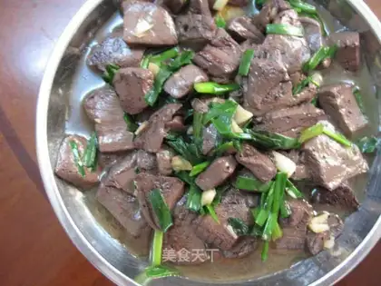 Duck blood with onion flavor