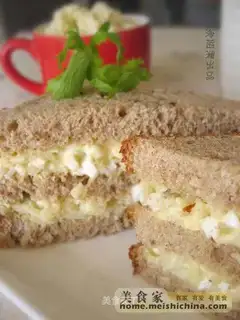 salad sandwich