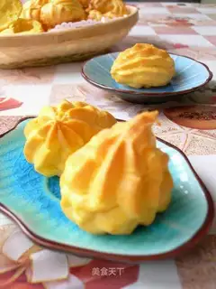 Ice cream puffs