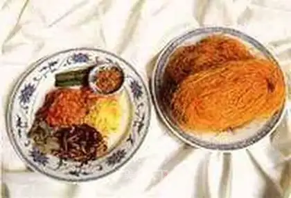 fried noodle line