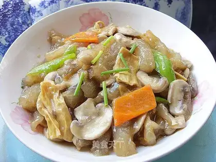 stir-fried tendon with mushroom and tofu bamboo