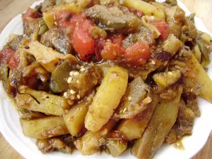 Braised potatoes with eggplant