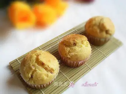 Onion bacon salty muffin