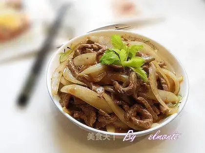 stir-fried beef with onions