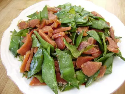 stir-fried sausage with lentils
