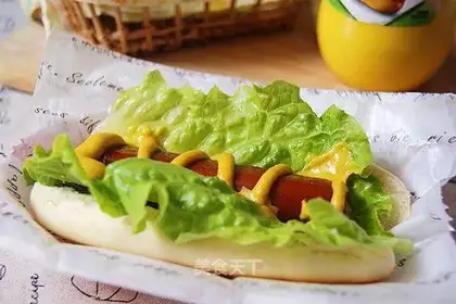 hot dog bun
