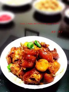 Stewed pork knuckle with corn
