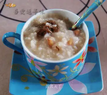 Plum and peanut porridge