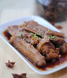 Spiced stewed duck fin