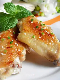 Dry fried chicken wings