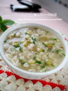 Mint and mung bean porridge