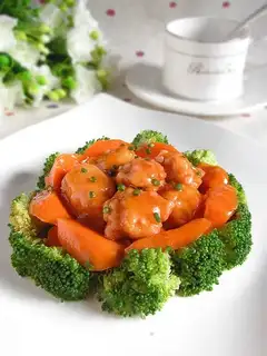 Chicken and rice flower in tomato sauce
