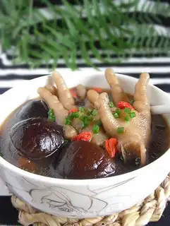 Yangyan chicken feet soup