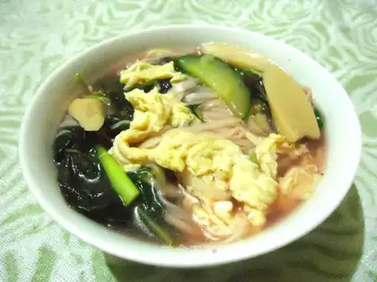 Hot noodle soup with amaranth