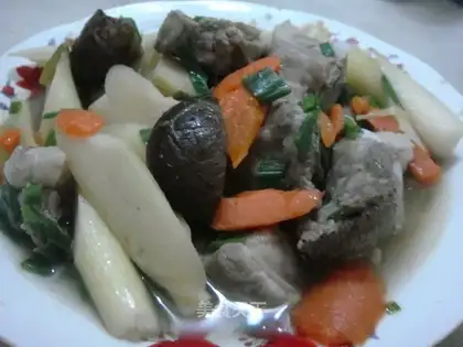 Stewed pork ribs with bamboo and carrot