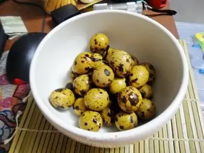 stewed quail eggs