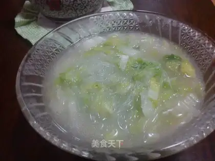 Cabbage and vermicelli soup