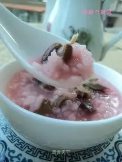 Red mushroom and shredded duck porridge