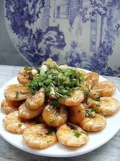 Shrimp in onion oil
