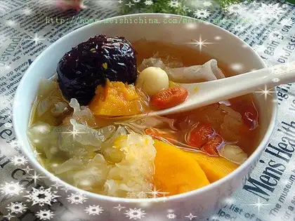 Pumpkin, white fungus and red dates soup