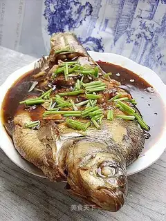 Home-cooked braised bream fish