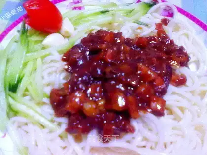 Noodles with mushroom ham and lotus root diced fried sauce