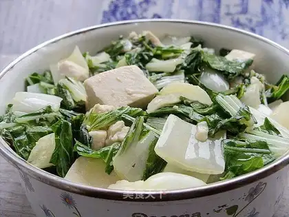 Braised tofu with white stalks and vegetables