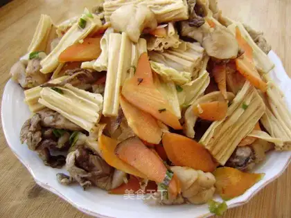 Roasted fresh mushrooms with tofu bamboo