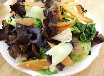Braised cabbage with fungus