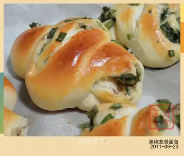 Black pepper and onion bread