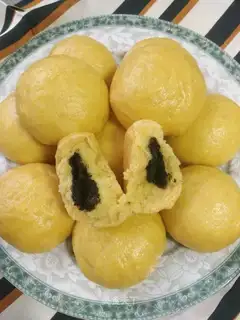 Red potato sesame buns