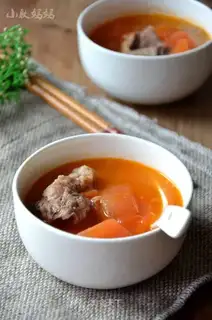 Tomato beef soup