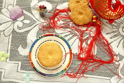 Smashed peanut pancakes
