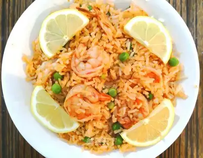 Cheese sauce, shrimp fried rice