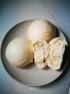 White buns