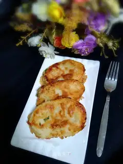 Pork onions, potato box
