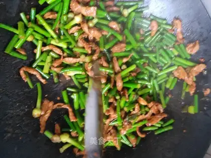 Garlic meat