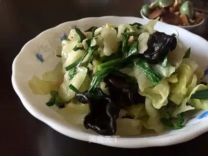 The cabbage's black and musky