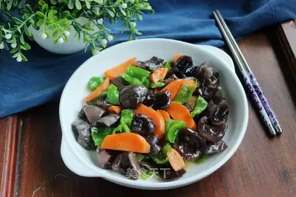 Pyramid carrots