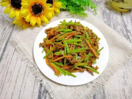 Sausage carrots, fried meat