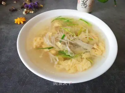 Golden fungus egg soup