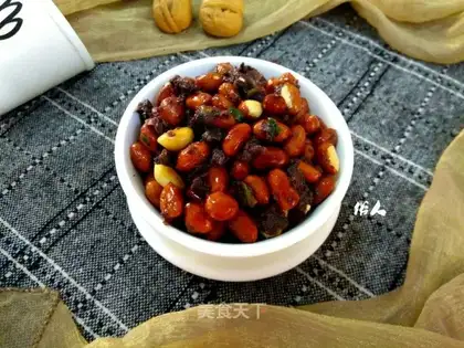 Shrimp sauce and peanuts