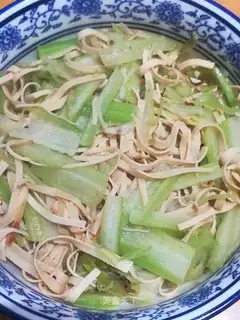 The celery makes thousands of silks