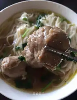 Beefball noodles