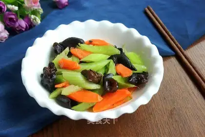 Carrot, black-mucked curry