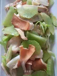 Pig's belly is blue